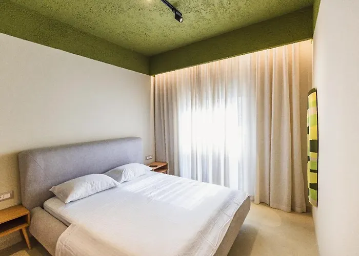 Elegant Cocktailbox Lungomare * Vlorë